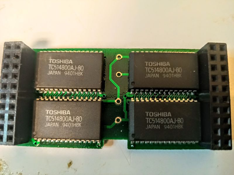 16M_512KBx8Bit_front.jpg